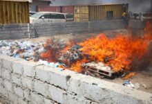 ‏عدن النيابة الجزائية المتخصصة تتلف طنًّا و8 كيلو من المخدرات