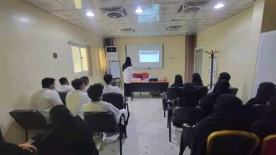 مستشفى المكلا للأمومة والطفولة يُعزز التوعية بسرطان الثدي بين كوادره الصحية