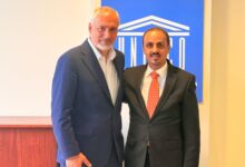 وزير الاعلام والثقافة والسياحة