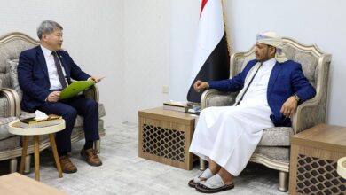 الدكتور عبدالله العليمي مع السفير الكوري