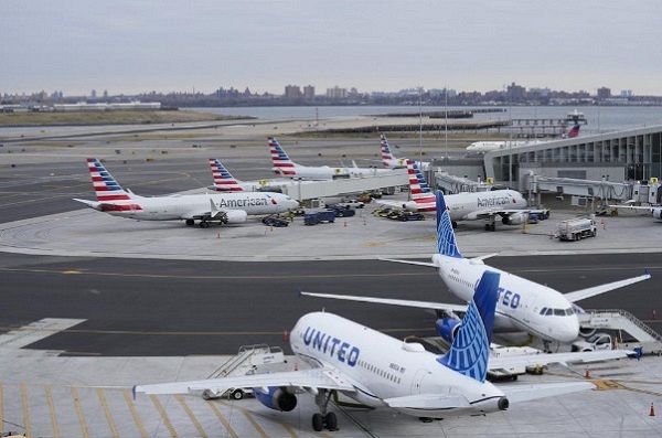 طيران اليونايتد الامريكي