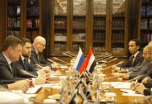 الزُبيدي ونوفاك يبحثان التعاون الاقتصادي وآفاق الاستثمار في اليمن.