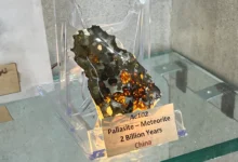 قطعة من نيزك يقدر عمرها ملياري سنة - الجزيرة