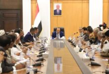 محافظ حضرموت في لقاء موسع في المكلا