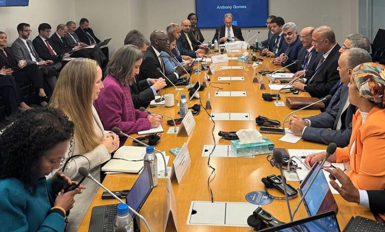 باذيب والبنك الدولي