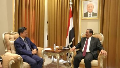 وزير الداخلية مع القائم بأعمال السفير الصيني