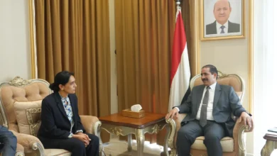 وزير الداخلية يلتقي سفيرة بريطانيا لدى اليمن