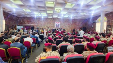 وزير الدفاع في تعز - اجتماع