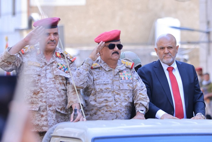 وزير الدفاع في تعز