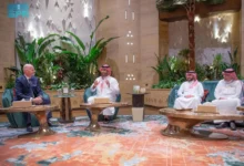 ولي العهد السعودي مع رئيس الفيفا