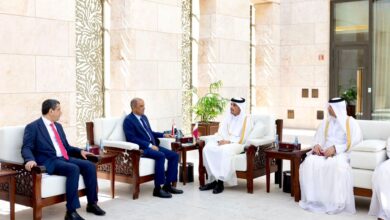 رئيس الوزراء مع نظيره القطري