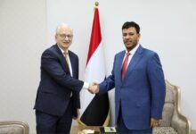 عبدالله العليمي مع السفير الالماني