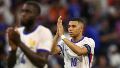 كليان مبابي مع زميله في المنتخب اوباميكانو