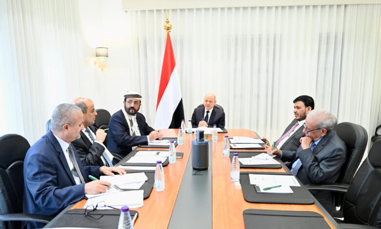 مجلس القيادة مع رئيس الوزراء