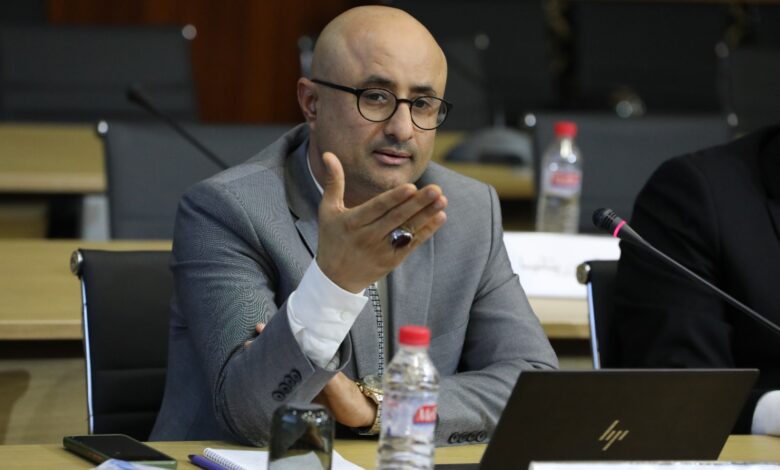 عمر الشميري مدير عام الشؤون المالية والادارية بالمؤسسة العامة للإذاعة والتلفزيون