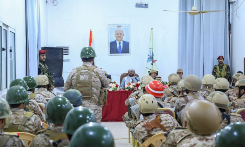 اللواء العرادة يلتقي قيادات المنطقة العسكرية الثالثة