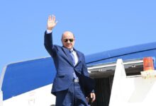 الرئيس العليمي يغادر عدن لإجراء مشاورات حول تطورات الأوضاع الوطنية