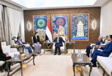 رئيس مجلس القيادة يستقبل سفير الولايات المتحدة الأميركية