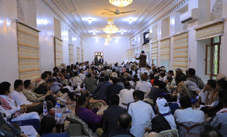 لقاء موسع بالإعلاميين والشعراء والفنانين