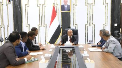 الخنبشي يرأس اجتماعاً لقيادة السلطة التنفيذية بالمحافظة