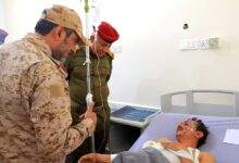 رئيس هيئة الأركان يتفقد جرحى المنطقة العسكرية الأولى في مستشفيات مأرب