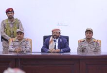 اللواء العرادة يعقد لقاءً رسمياً وشعبياً موسعاً بمأرب