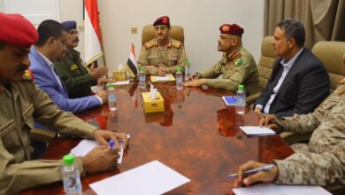 وزير الدفاع يترأس اجتماعا للجنة الأمنية العليا في عدن