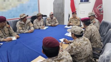 الفريق العقيلي يرأس اجتماعا