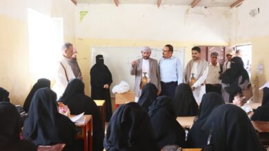 وكيل محافظة مأرب يتفقد سير البرامج والأنشطة في المراكز والمخيمات الصيفية بمخيم الجفينة للنازحين