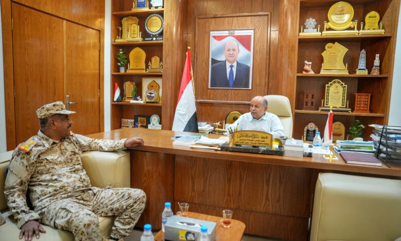 الخنبشي يطّلع على إجراءات تنظيم الموارد البشرية الأمنية في حضرموت